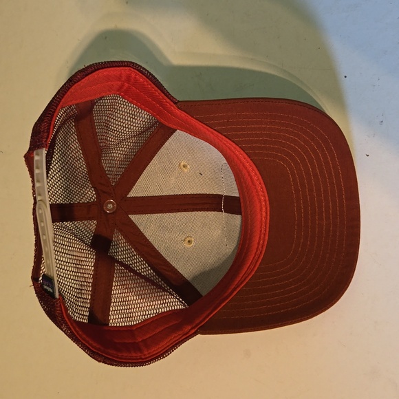 Patagonia men's tan and maroon baseball cap with mesh back and Buffalo front - Picture 5 of 5